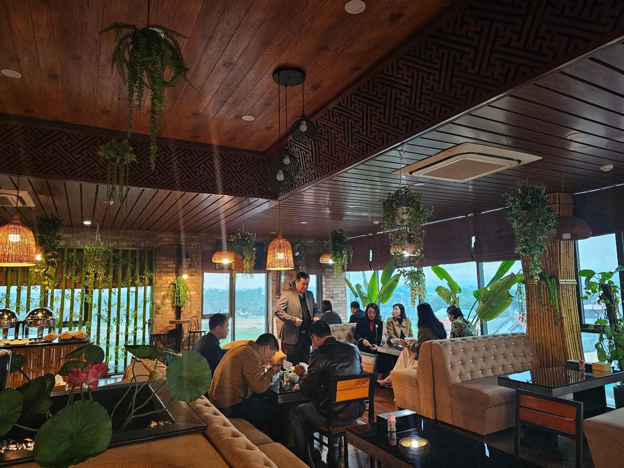Kawasaki Noi Bai Airport Hotel Esterno foto
